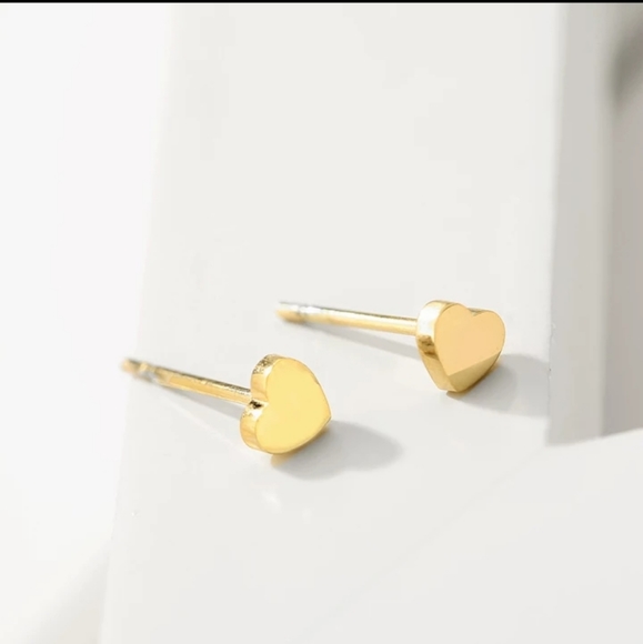 Heart Shape Earrings ๐๐ - Picture 2 of 6